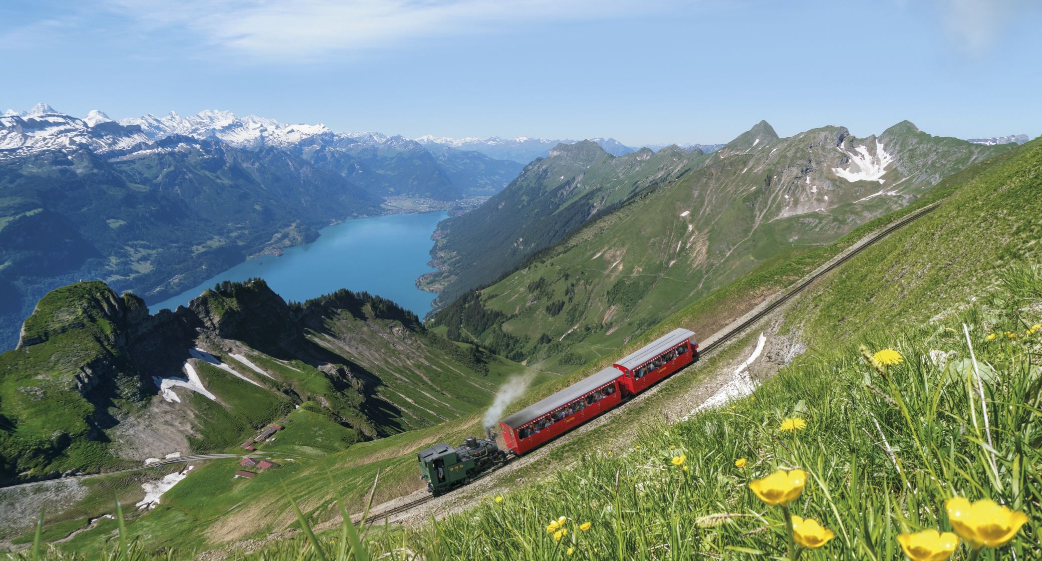 Foto de un tren por Suiza. 